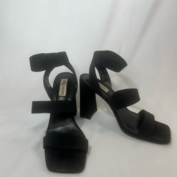Steve Madden Black Women's Heels
Size: 9

Good use condition - Picture 1 of 9